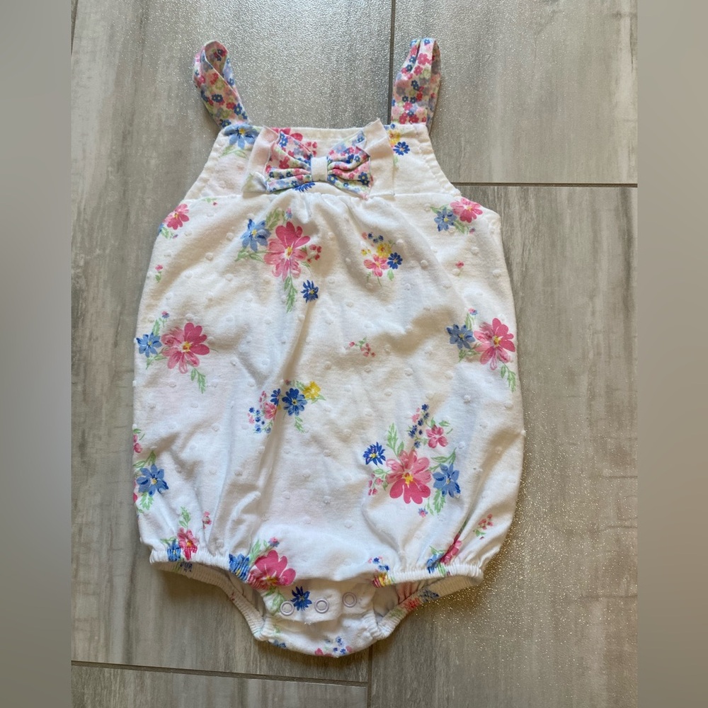 Emily and Oliver White Cottage Floral Textured Bubble Romper, baby girl 6-9M